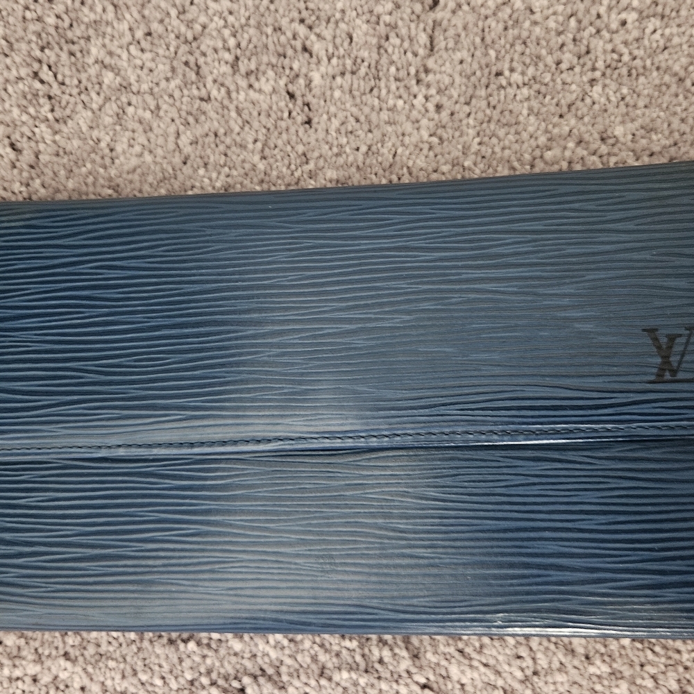 Louis Vuitton Epi Leather Continental Wallet